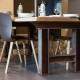 Edel und formstabil präsentiert sich der hochwertige Esstisch Marit. Die zwei Holzteile der Tischplatte werden von einem trendigen Stahlgestell gehalten.