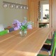 Ein echtes Stück Natur im Zuhause: Tisch Mia wird für Sie individuell aus heimischem Holz angefertigt und nach Ihren Wünschen handwerklich gebaut.